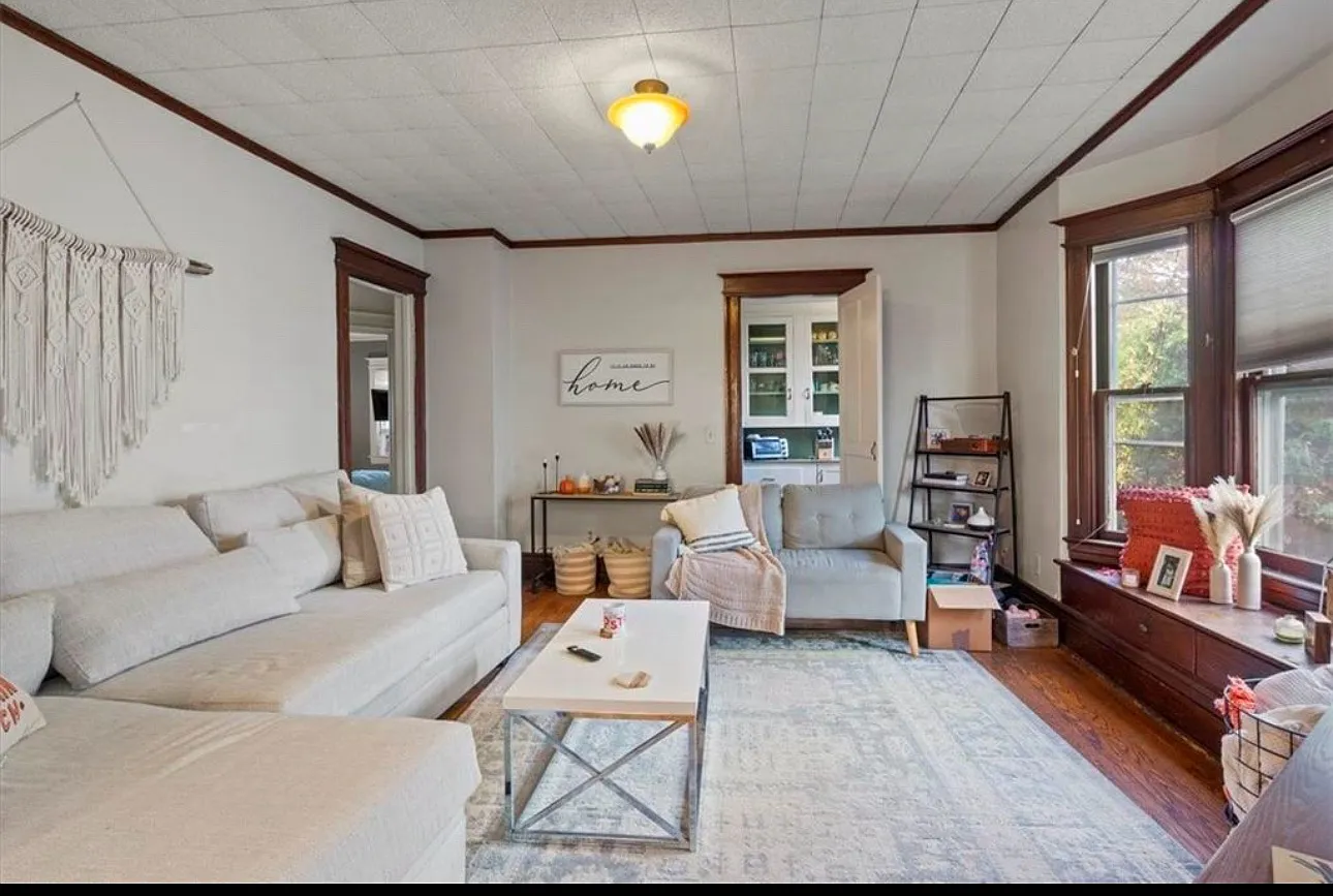 2 bed, 2548 sqft, $1,700 — Photo 4