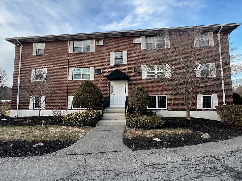 Easy entry to the top left unit