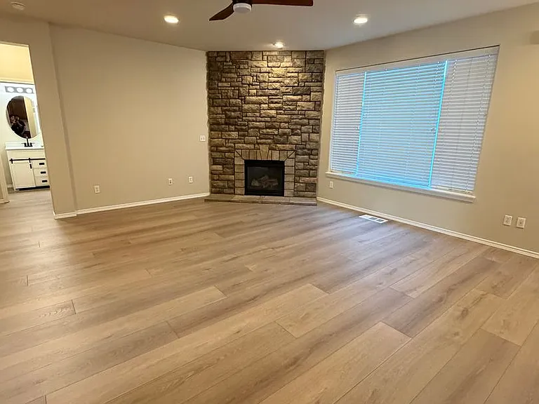 413 Roger Smith Dr — Photo 2