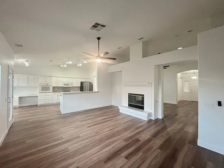 3816 Waynesvill St — Photo 24