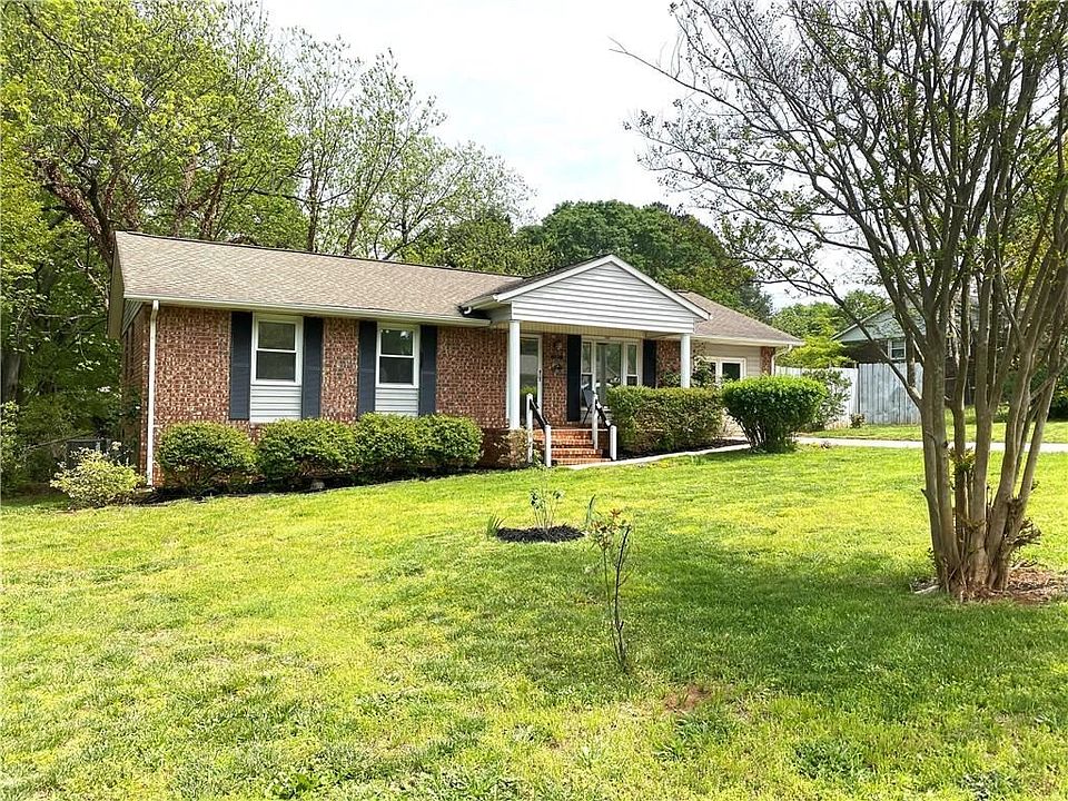 1st image of 104 Rhodes Cir
