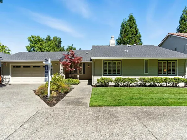 1725 Spyglass Ln, Moraga, CA 94556