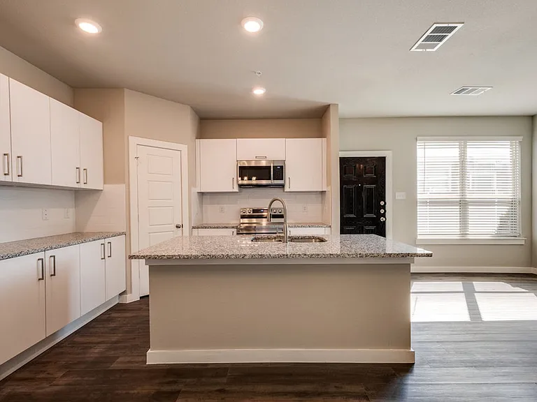 737 Wheatfield Dr — Photo 6