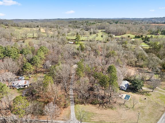 3rd image of 2616 George Miller Ln