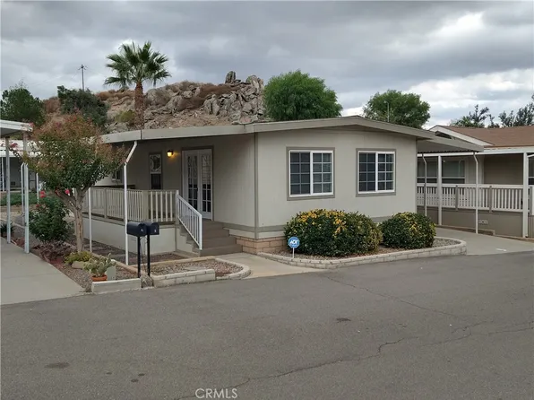 32600 State Highway 74 Space 5, Hemet, CA 92545