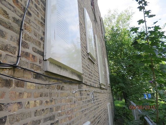 3rd image of 552 N Lawler Ave