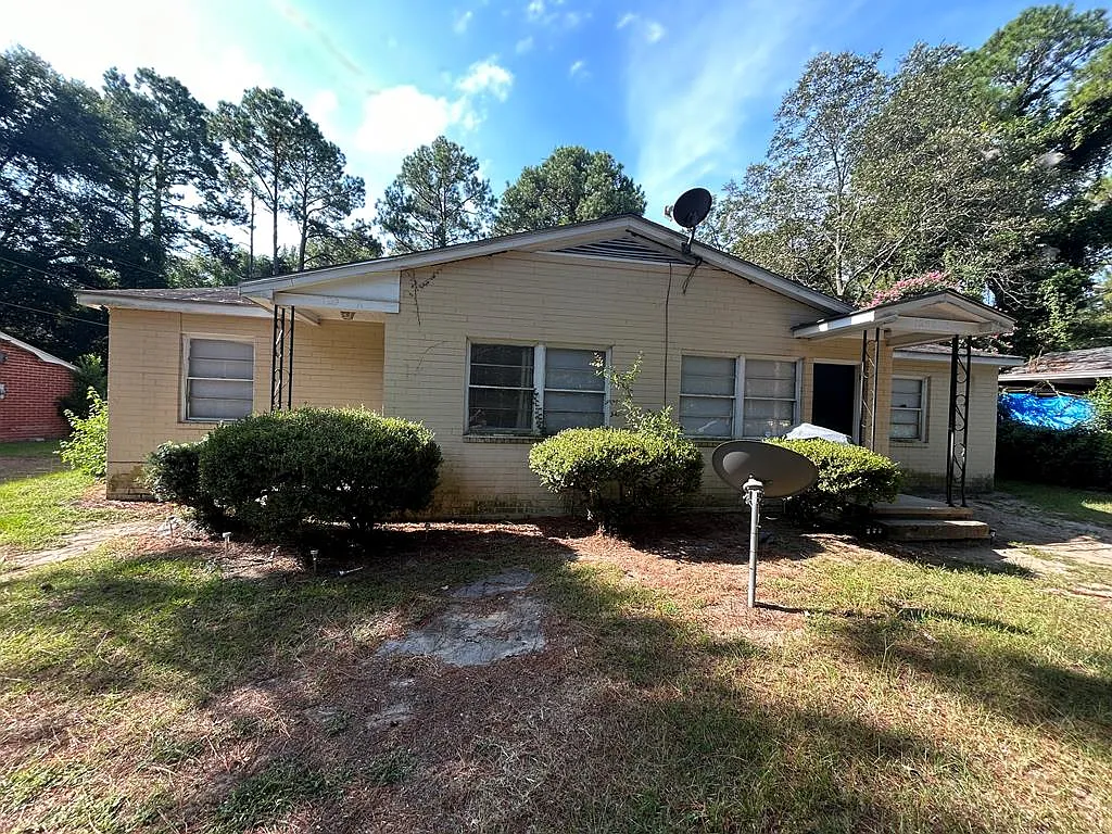 2 bed, 873 sqft, $650 — Photo 1