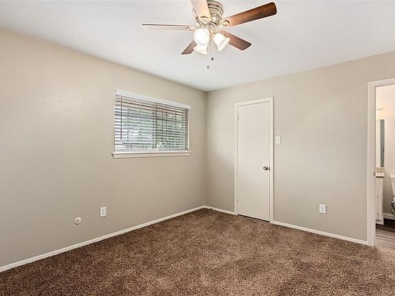 3rd image of 2952 Country Place Cir