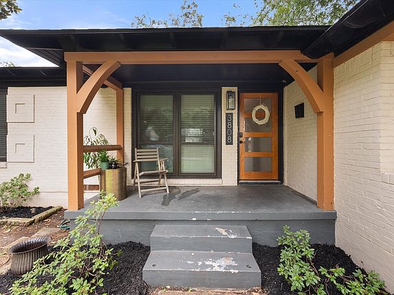3rd image of 3808 Gaspar Dr