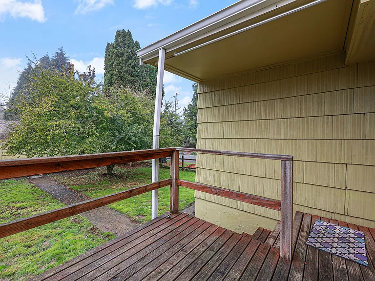 1223 Puget St NE — Photo 20