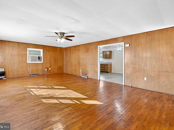 2nd image of 605 N Marshall St