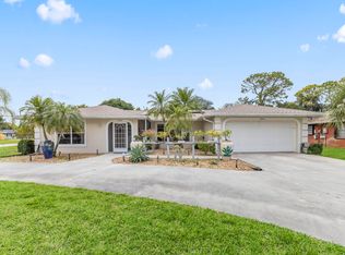 1446 SE Grapeland Ave, Port Saint Lucie, FL 34952