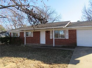 2330 W Alpine Cir, Siloam Springs, AR 72761