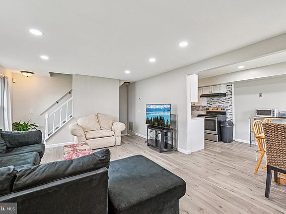 3rd image of 32 Coliston Rd #B