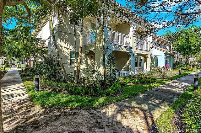 1st image of 2963 Saint Thomas Dr