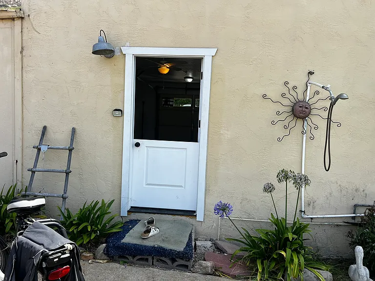 6811 Ojai Ave #1 — Photo 10