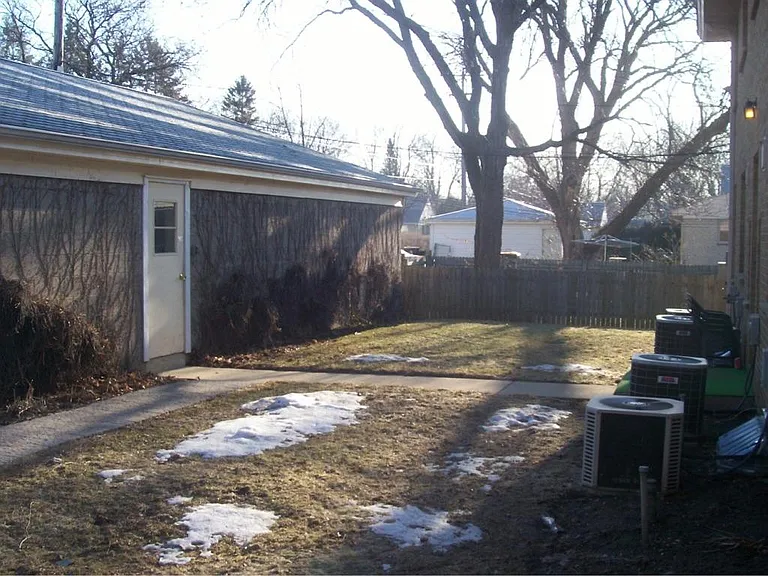 10232 W North Ave — Photo 13