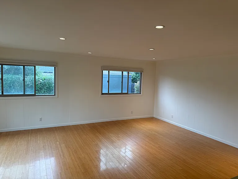 715 Cypress Ave — Photo 7