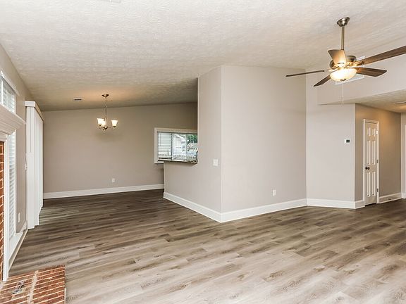 4th image of 900 Orchard Mill Ln