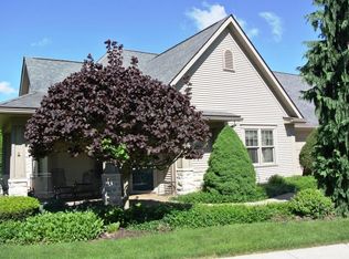 447 Cottage Grv E, Heath, OH 43056