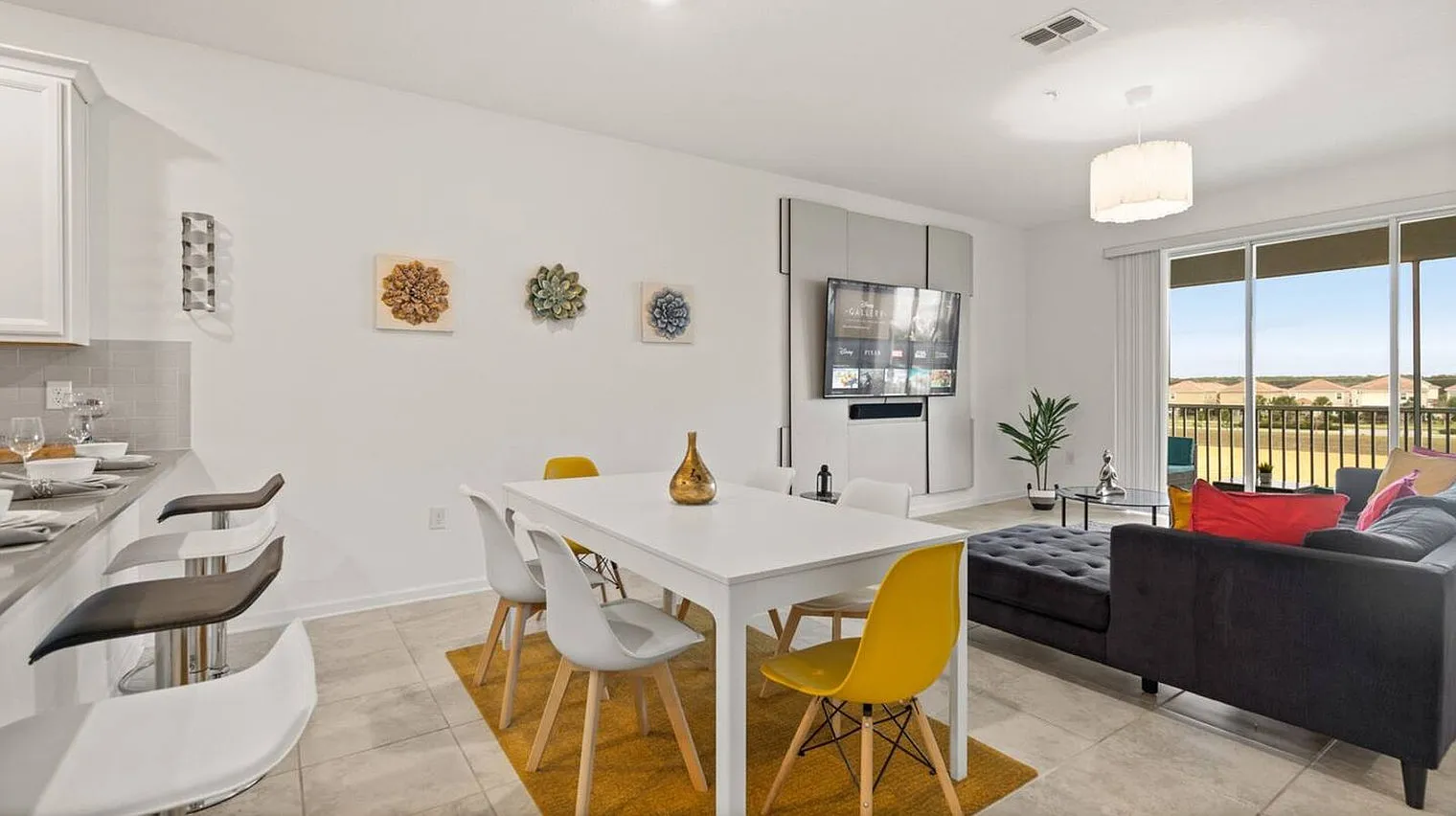 3 bed, 2.0 bath, 1539 sqft, $2,773 — Photo 2