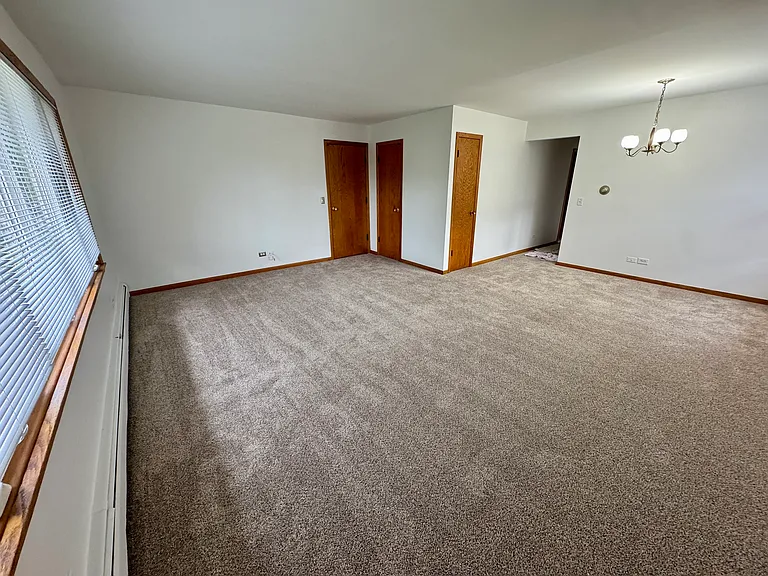 5421 W Windsor Ave #2 — Photo 4
