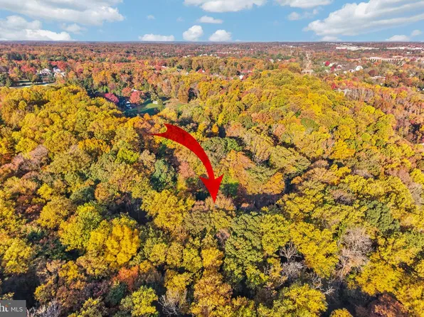602 Featherbed Ln, Garnet Valley, PA 19060