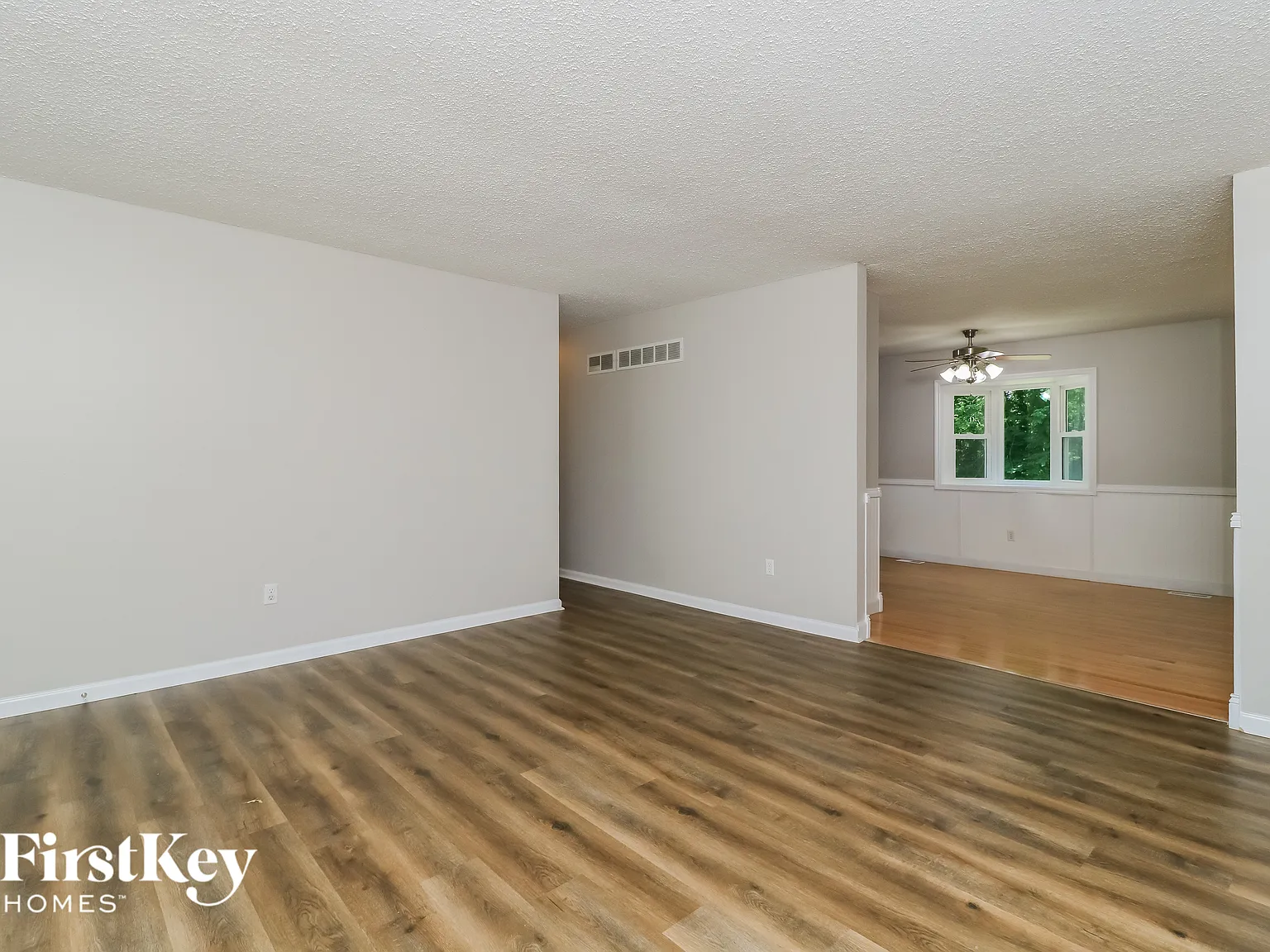 4 bed, 3.0 bath, 2378 sqft, $2,860 — Photo 3