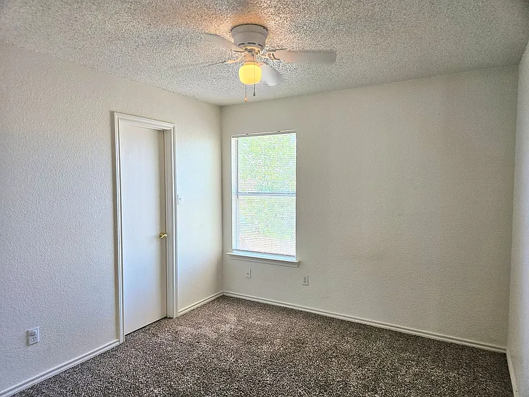 8405 Three Bars Dr — Photo 15