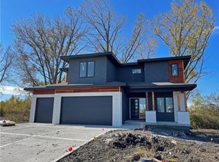 8964 Greeley St, Lenexa, KS 66227