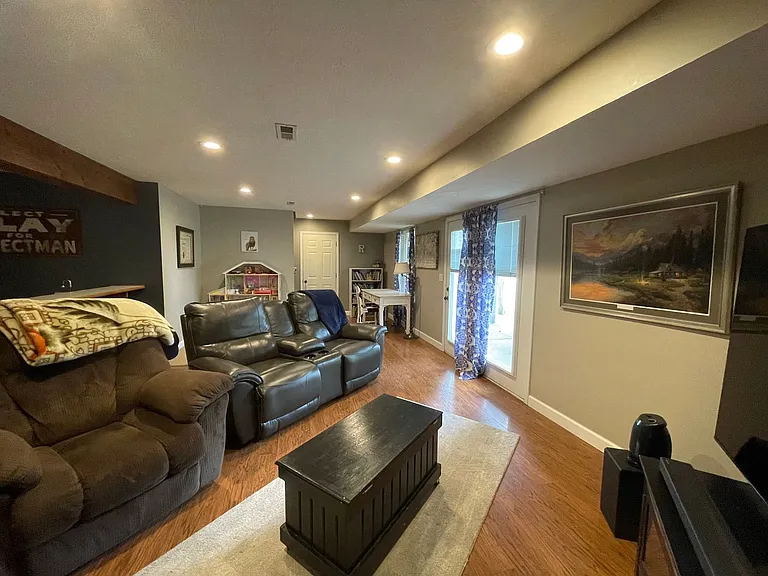 1407 S 17th Ave — Photo 36