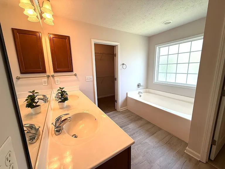 2513 Hunting Bow Dr — Photo 23