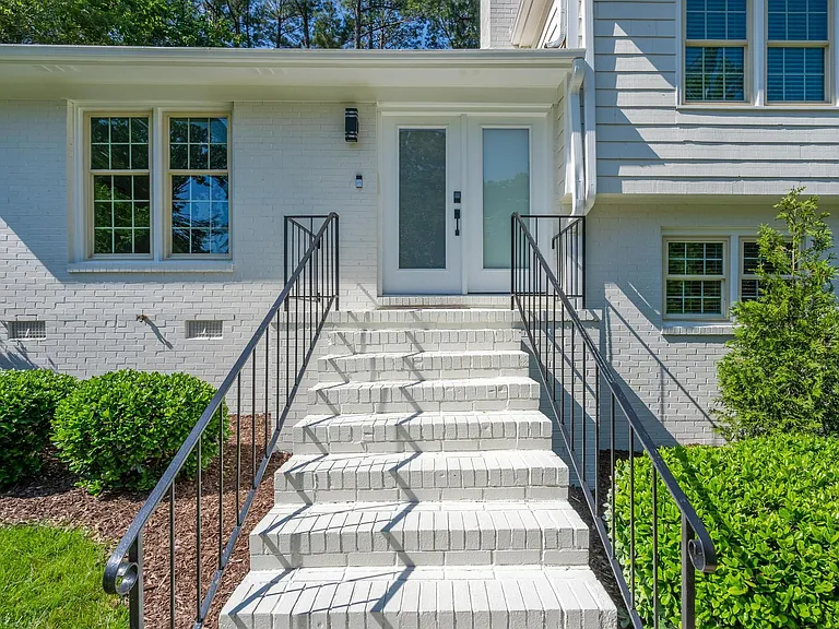 5600 Laniel Ct — Photo 3
