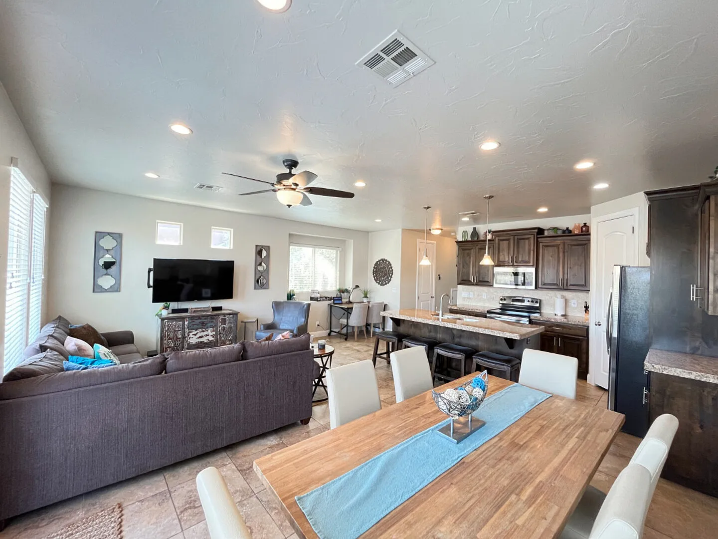 Southern Cactus Home w/ Pools and Spas — Photo 4