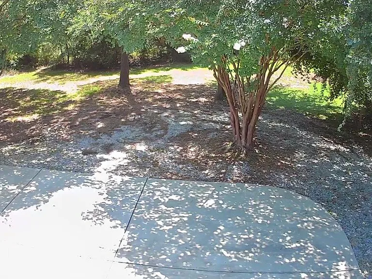 Eleanor Ave — Photo 34
