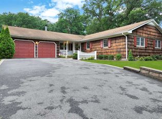 16 Rustic Rd, Yaphank, NY 11980