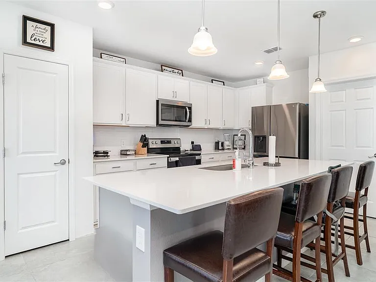 465 Waterford Dr — Photo 20