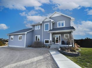 4615 70th Avenue Pl, Kearney, NE 68845