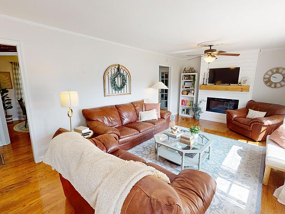 3rd image of 2801 Henderson Ave NW