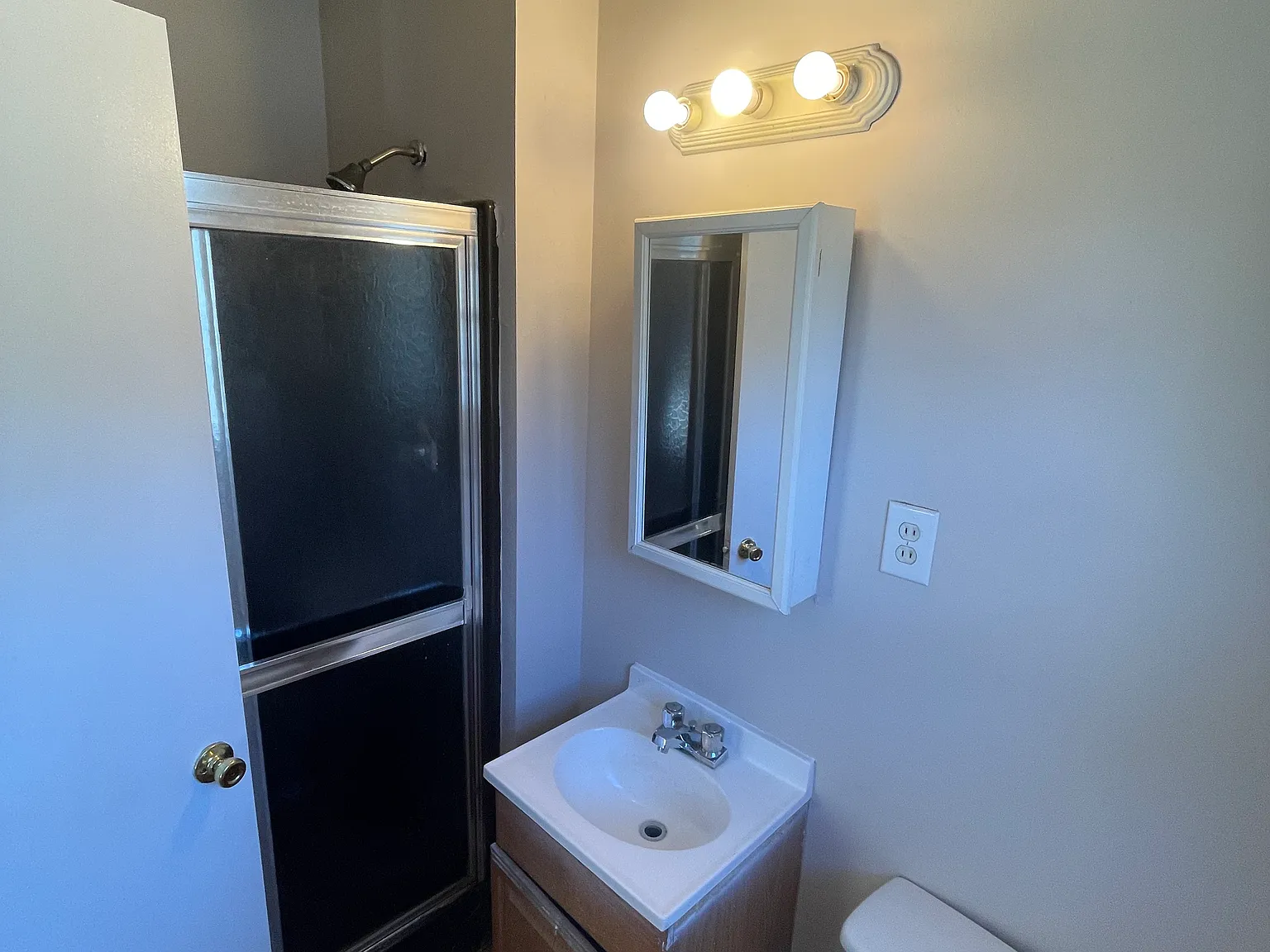 3 bed, 1128 sqft, $1,490 — Photo 3