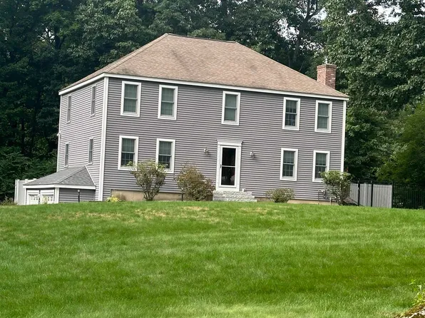 14 Majestic Lane, Merrimack, NH 03054