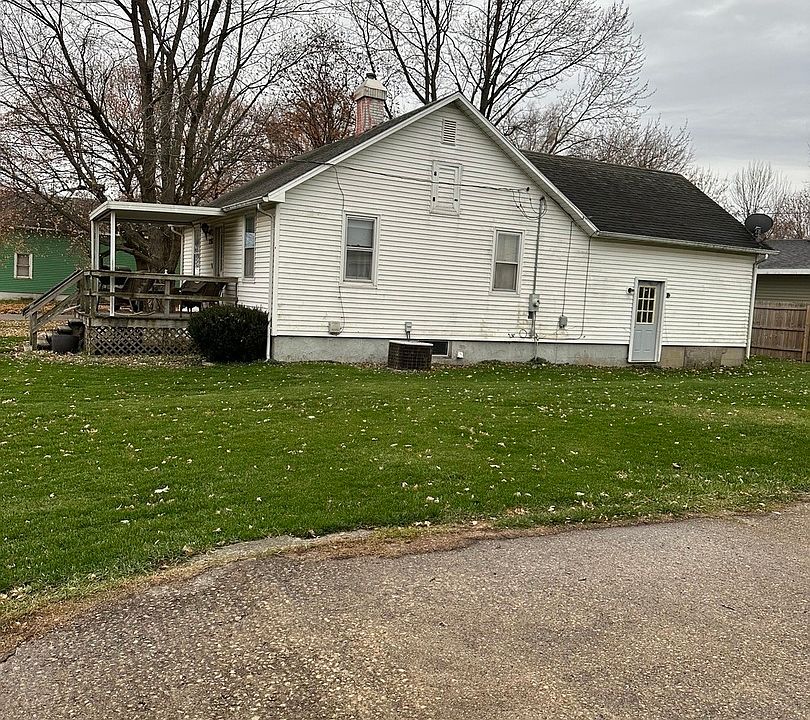 2nd image of 297 S Chicago Ave
