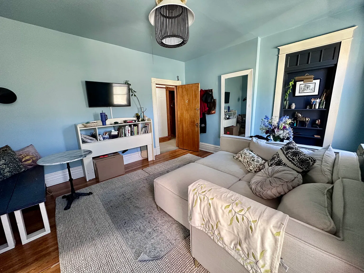 1 bed, 695 sqft, $1,295 — Photo 2