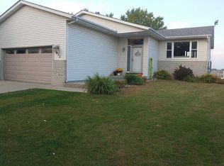 4413 10th St NW, Rochester, MN 55901