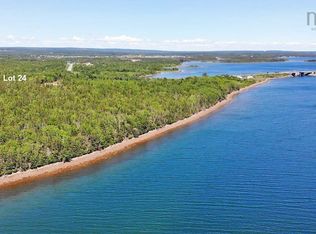 24 Perry Ln, Lennox Passage, NS B0E1K0