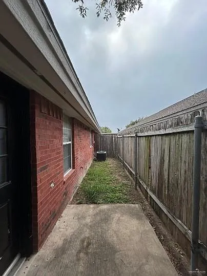 2 bed, 1.0 bath, 850 sqft, $850 — Photo 4