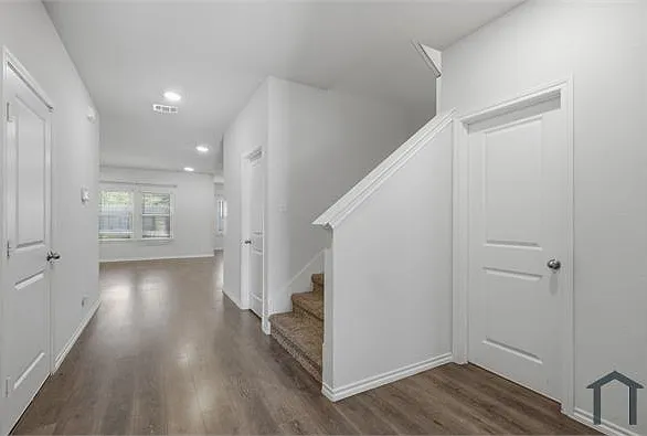 1328 Broaddus Rd — Photo 9