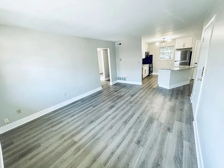 1548 Glenn Ave #A — Photo 5