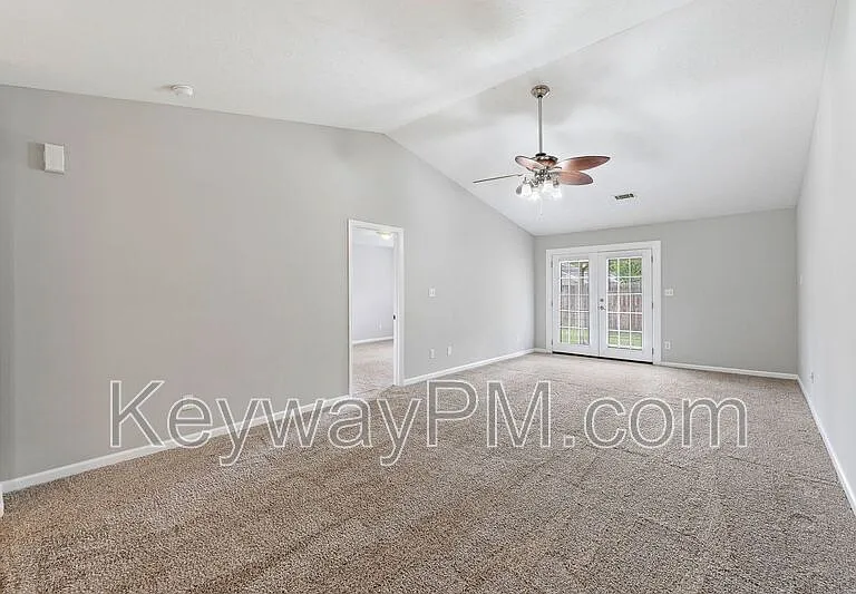1006 Bertram Rd — Photo 6
