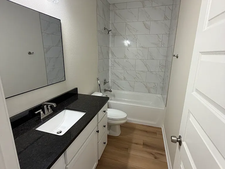 307 NE 2nd St #2 — Photo 18